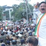 Dehradun: Congress Marched Towards Raj Bhawan, Climbed The Barricades And Raised Slogans, 150 Workers Detained – Amar Ujala Hindi News Live Dehradun: Congress Marched Towards Raj Bhawan, Climbed The Barricades And Raised Slogans, 150 Workers Detained – Amar Ujala Hindi News Live