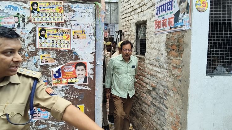 UP: अखिलेश संग जमीन कारोबार में जुड़े दो लोग पुलिस ने उठाए, कूटरचित दस्तावेज और डील कराने के मिले सबूत UP: अखिलेश संग जमीन कारोबार में जुड़े दो लोग पुलिस ने उठाए, कूटरचित दस्तावेज और डील कराने के मिले सबूत