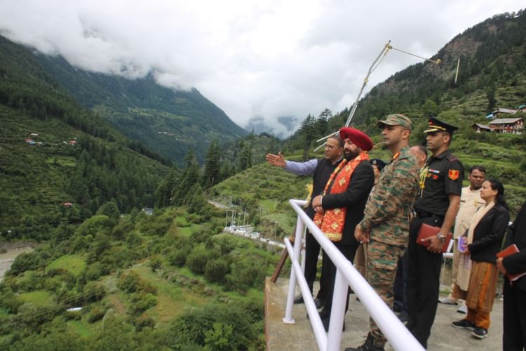 Uttarkashi: राज्यपाल ने किया आपदाग्रस्त धराली और मुखबा का दौरा, प्रभावित परिवारों से भी मिले Uttarkashi: राज्यपाल ने किया आपदाग्रस्त धराली और मुखबा का दौरा, प्रभावित परिवारों से भी मिले